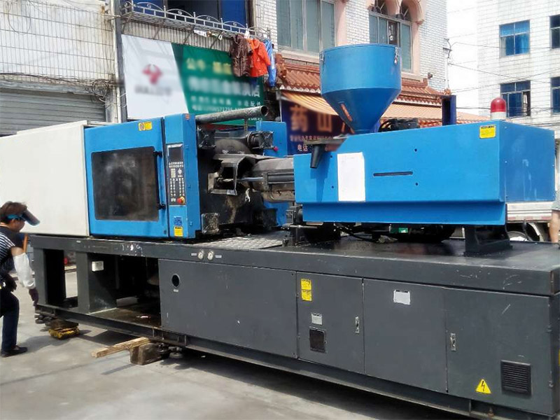 二手注塑機在注塑過程中更需要注意